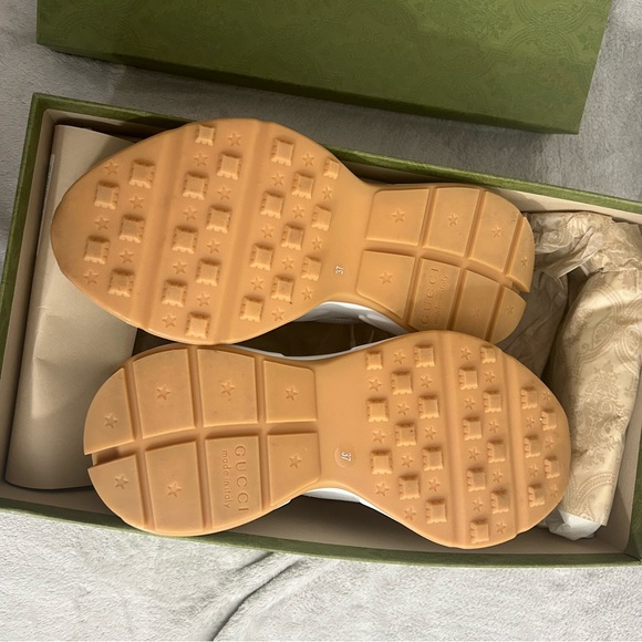 Gucci women’s sneakers white with red and green with cut outs size 37 - Picture 5 of 7